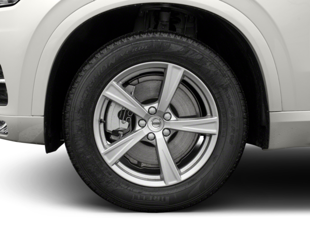 2018 Volvo XC90 T6 Momentum Sport Utility 4D