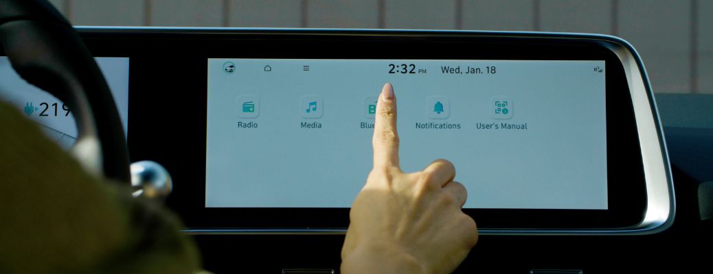 Features in Hyundai Bluelink® touchscreen