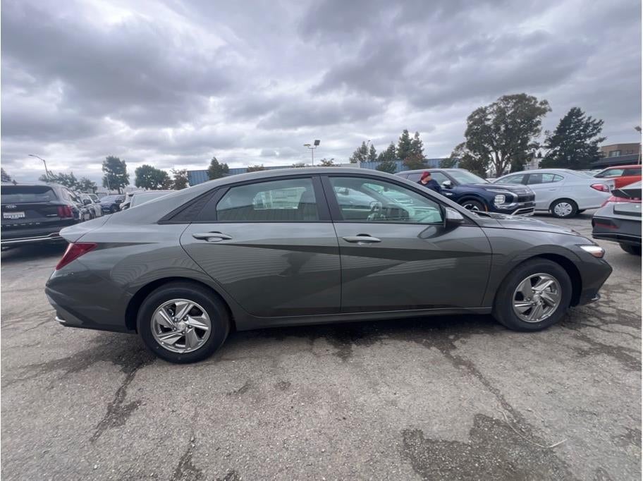 2026 Hyundai ELANTRA SE Sedan 4D