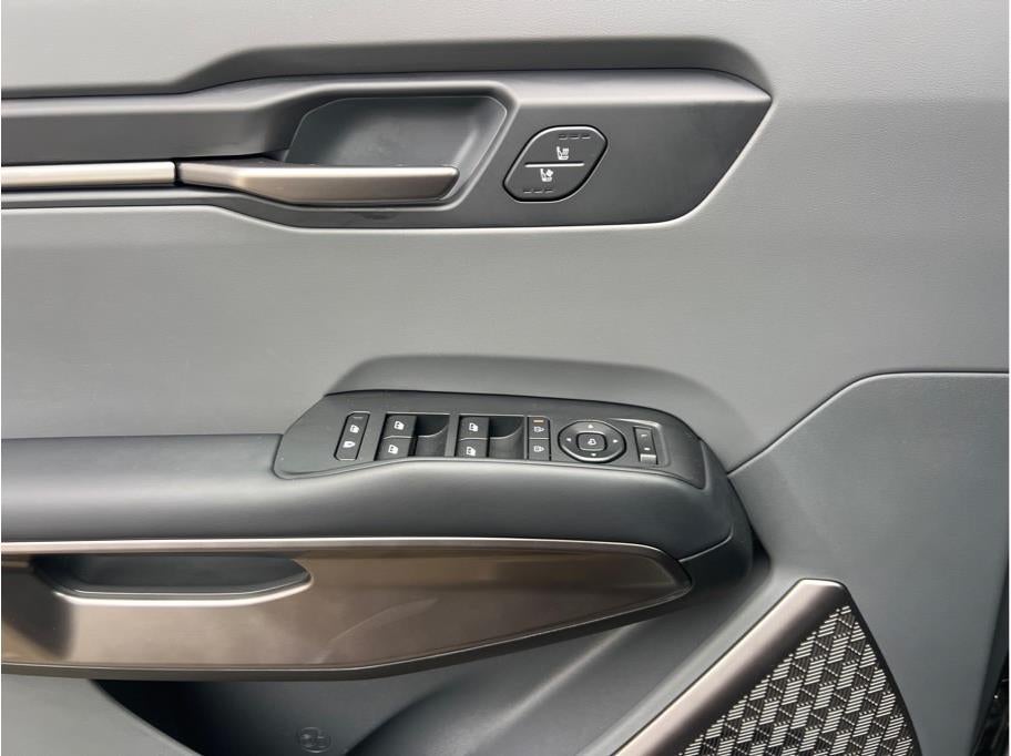 2024 Kia EV9 Light Long Range Sport Utility 4D