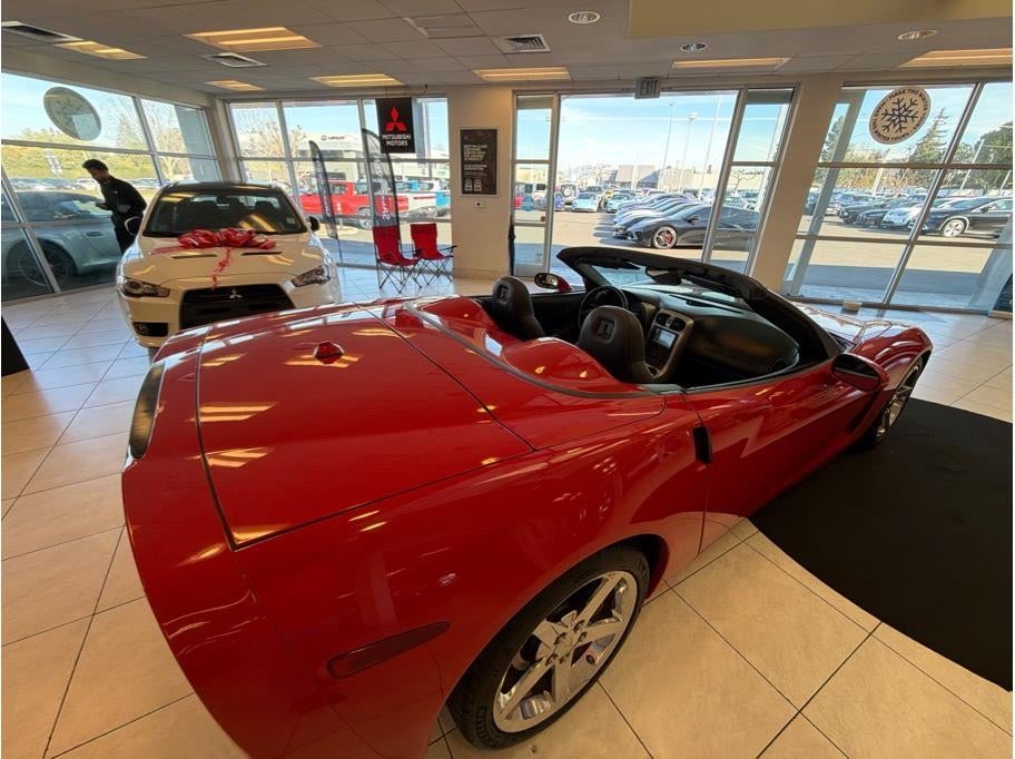 2005 Chevrolet Corvette Convertible 2D