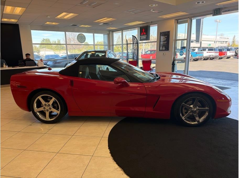 2005 Chevrolet Corvette Convertible 2D