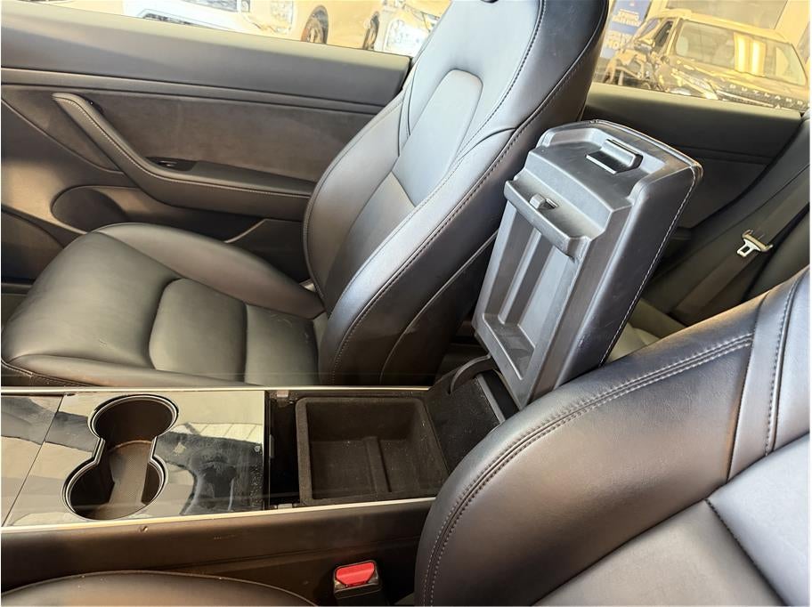 2020 Tesla Model 3 Standard Range Plus Sedan 4D