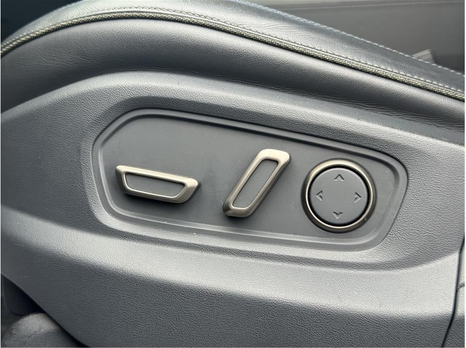 2022 Rivian R1T Adventure Pickup 4D 4 1/2 ft