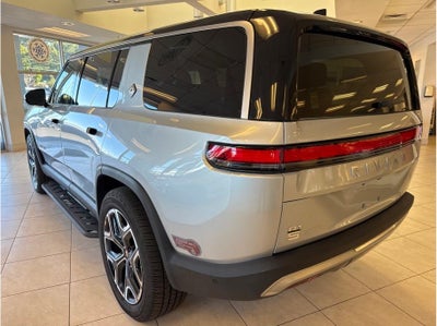 2024 Rivian R1S Dual Large Sport Utility 4D