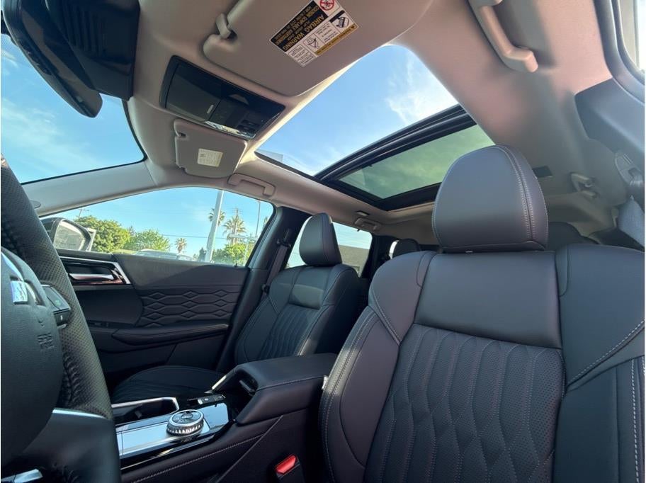 2025 Mitsubishi Outlander SEL Sport Utility 4D