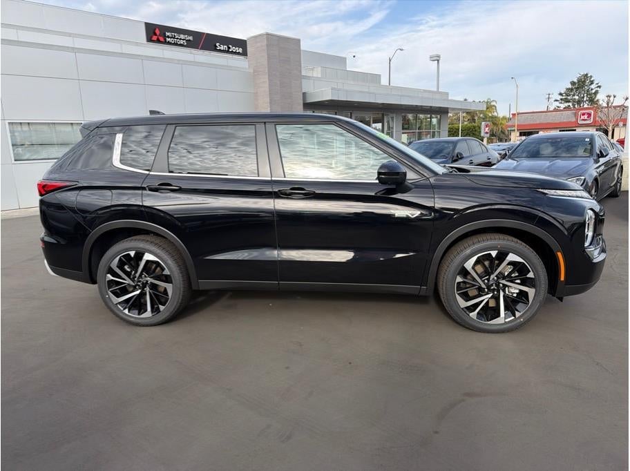 2025 Mitsubishi Outlander PHEV SE Tech Package