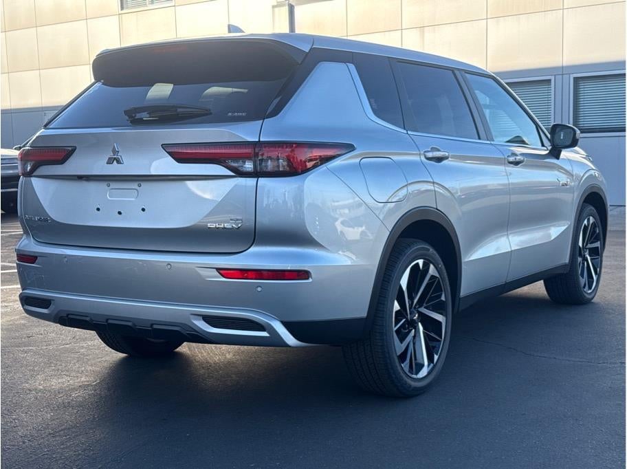 2025 Mitsubishi Outlander PHEV SE