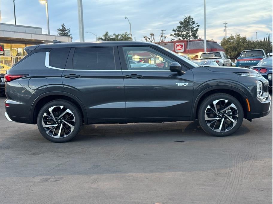 2025 Mitsubishi Outlander PHEV SE