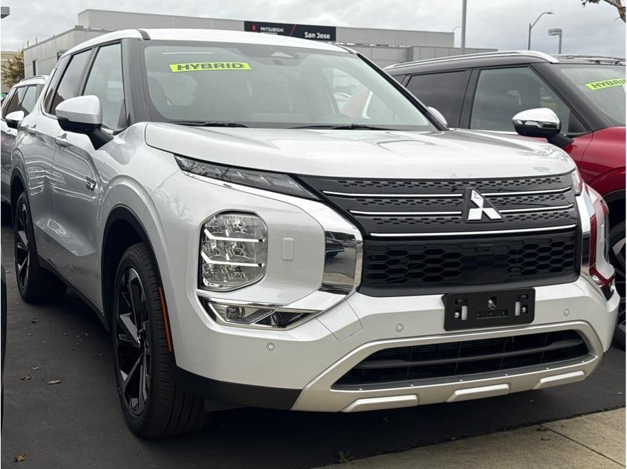 2025 Mitsubishi Outlander PHEV SE