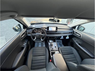 2025 Mitsubishi Outlander PHEV SE