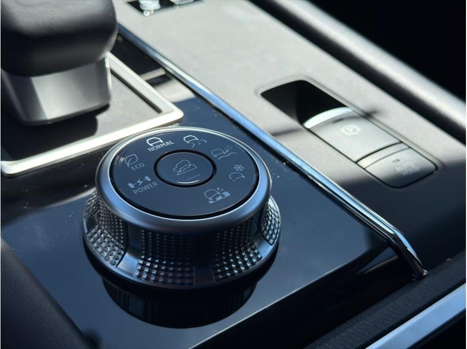 2025 Mitsubishi Outlander PHEV SE