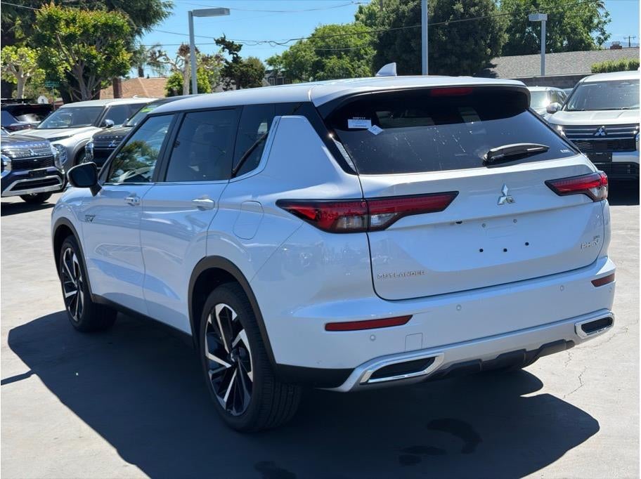 2025 Mitsubishi Outlander PHEV SE