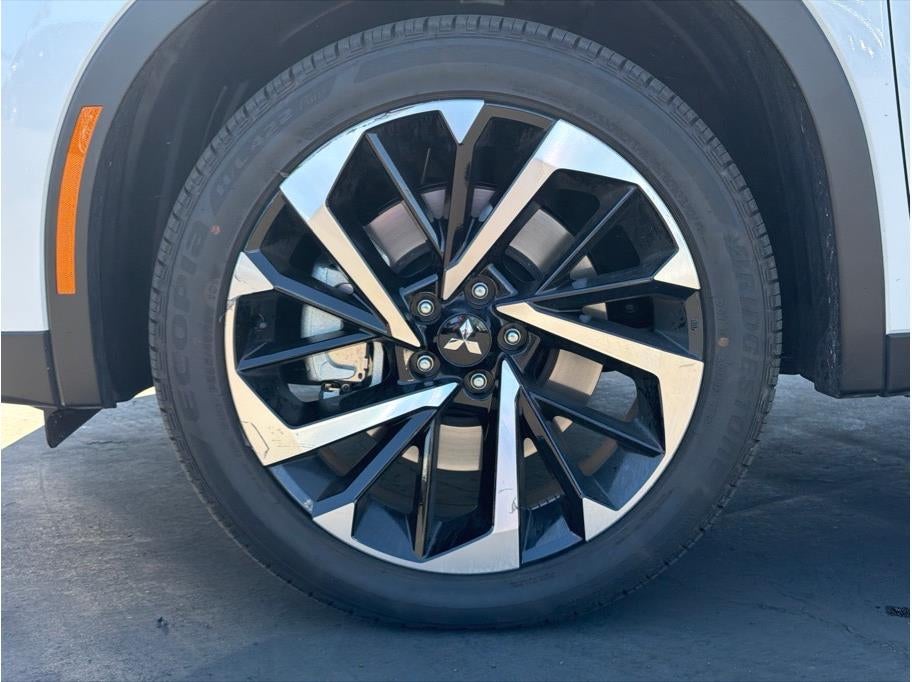 2025 Mitsubishi Outlander PHEV SE