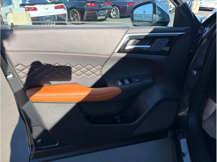 2025 Mitsubishi Outlander PHEV SEL Premium Package