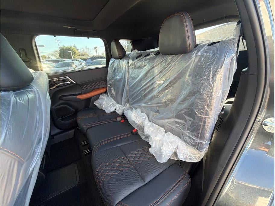 2025 Mitsubishi Outlander PHEV SEL Premium Package