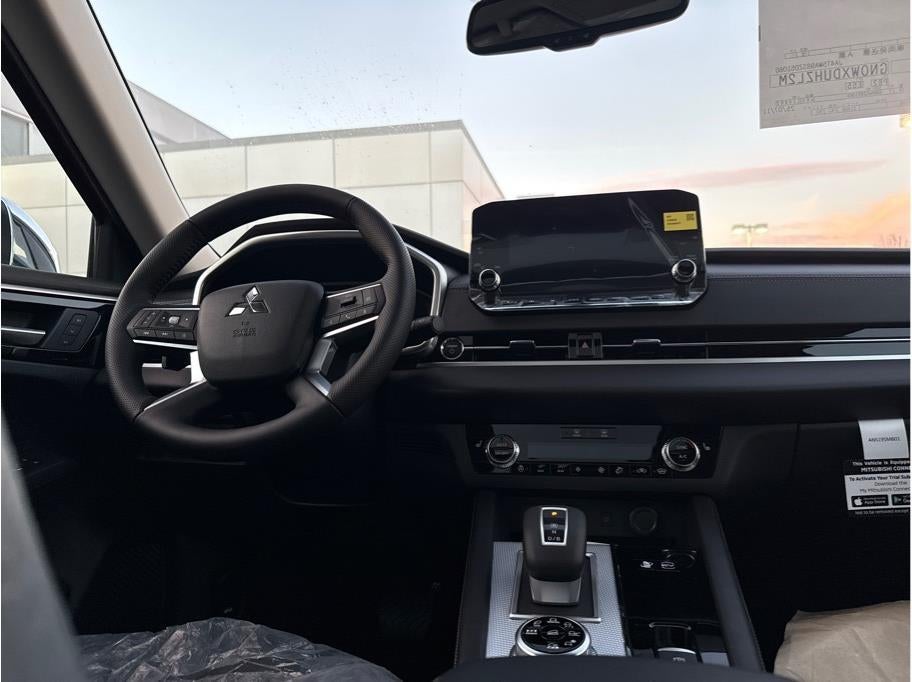 2025 Mitsubishi Outlander PHEV SEL