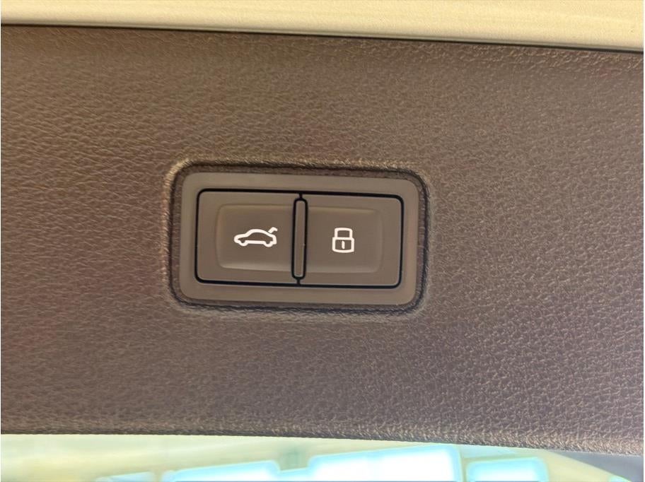 2024 Audi Q7 45 TFSI Premium Plus Sport Utility 4D