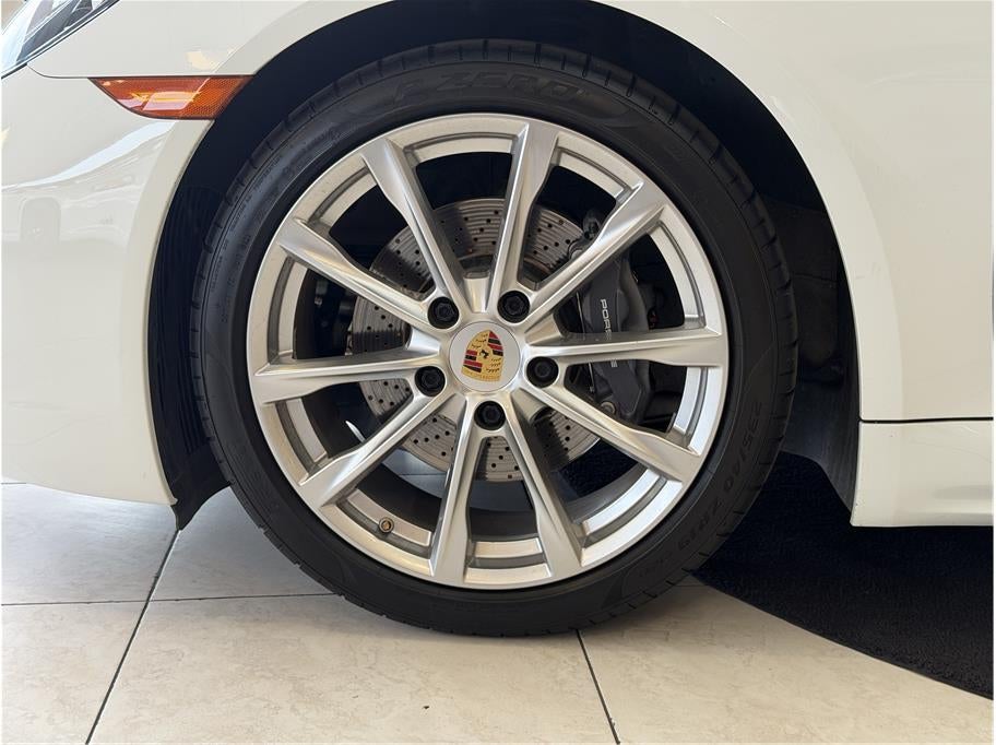 2019 Porsche 718 Boxster Roadster 2D