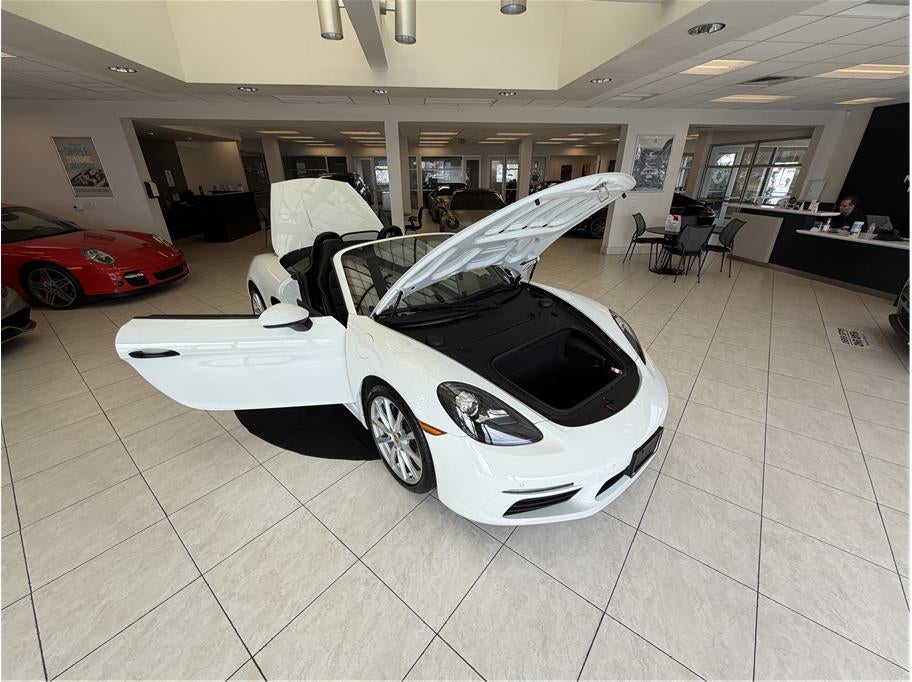 2019 Porsche 718 Boxster Roadster 2D