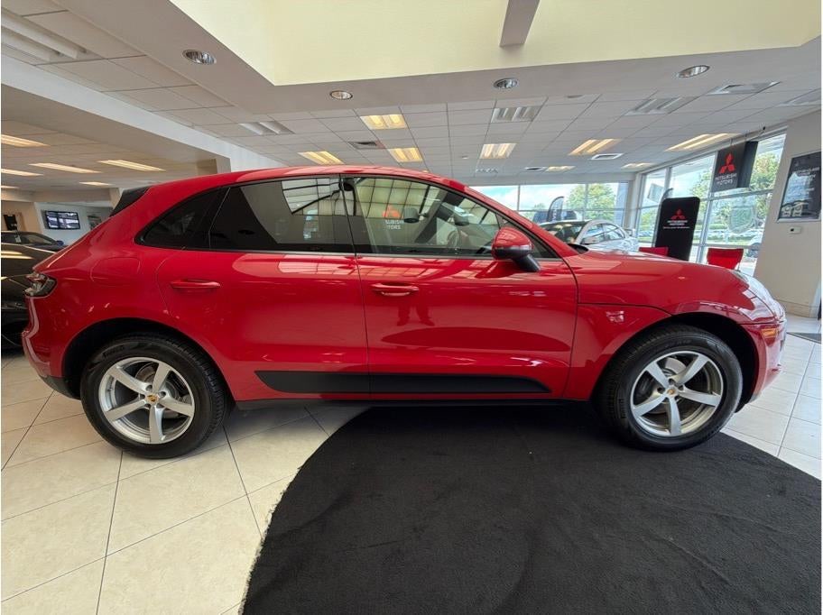 2019 Porsche Macan Sport Utility 4D