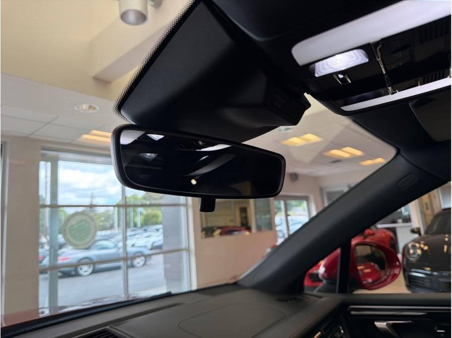 2019 Porsche Macan Sport Utility 4D