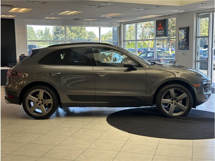 2018 Porsche Macan Sport Edition Sport Utility 4D