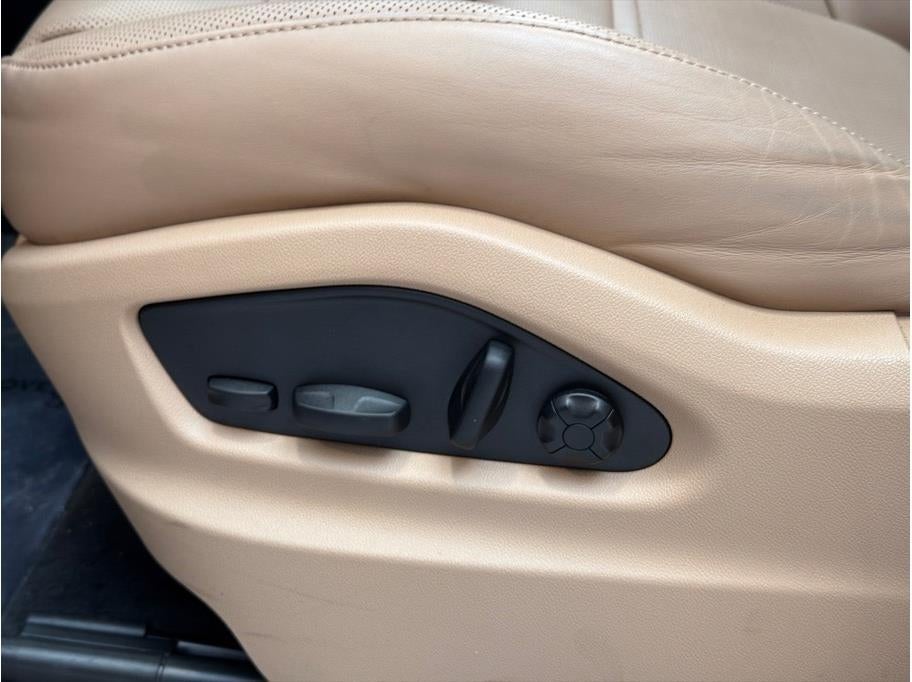 2022 Porsche Cayenne Platinum Edition Sport Utility 4D