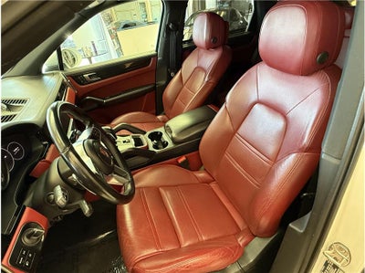 2022 Porsche Cayenne E-Hybrid Sport Utility 4D