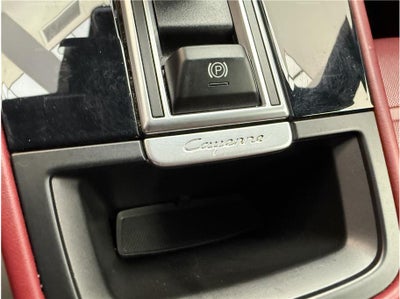 2022 Porsche Cayenne E-Hybrid Sport Utility 4D