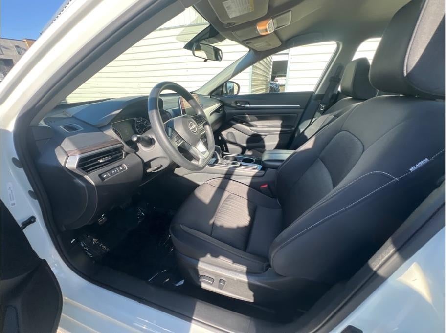 2023 Nissan Altima 2.5 SV Sedan 4D