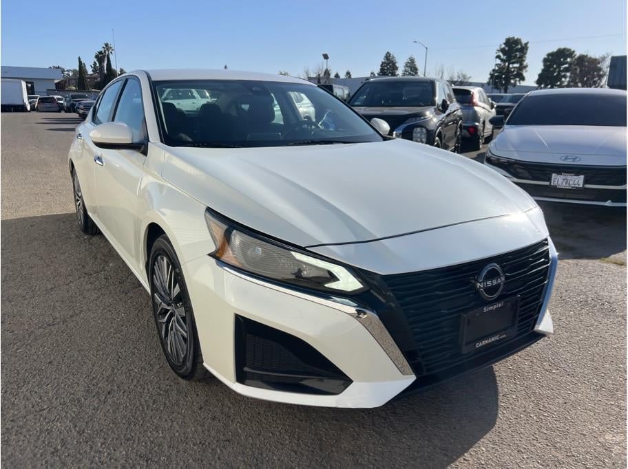 2023 Nissan Altima 2.5 SV Sedan 4D