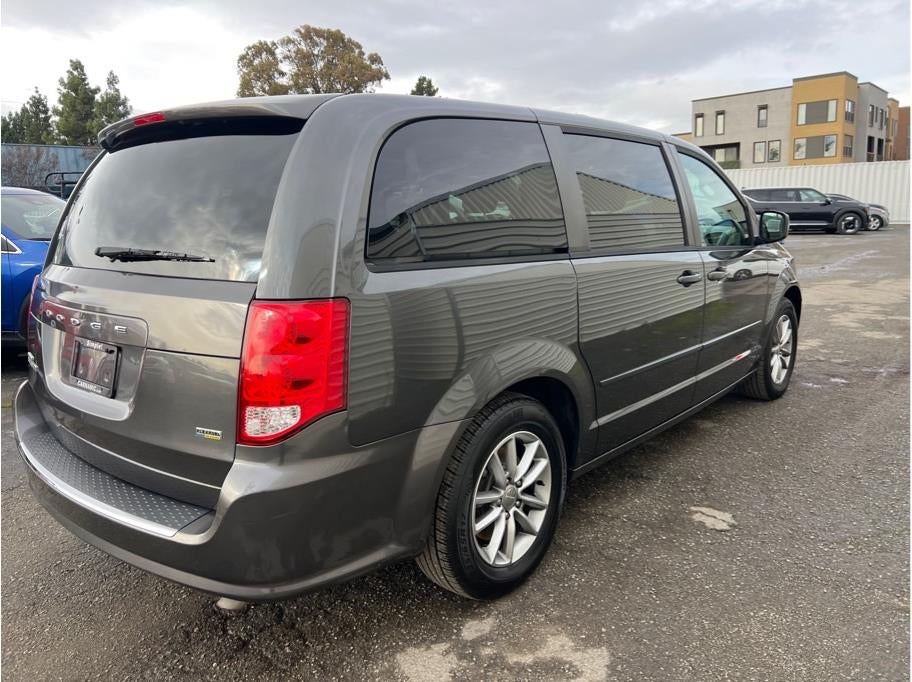 2016 Dodge Grand Caravan Passenger SE Plus Minivan 4D