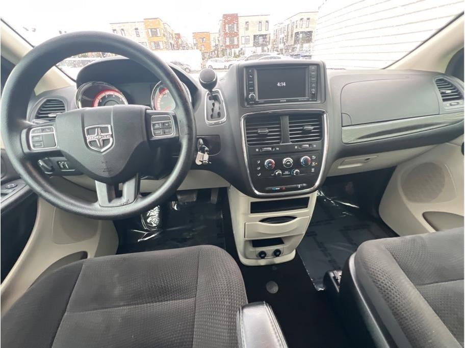 2018 Dodge Grand Caravan Passenger SE Minivan 4D