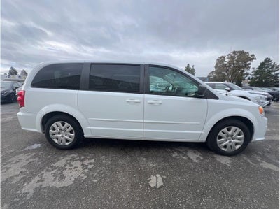2017 Dodge Grand Caravan Passenger SE Minivan 4D
