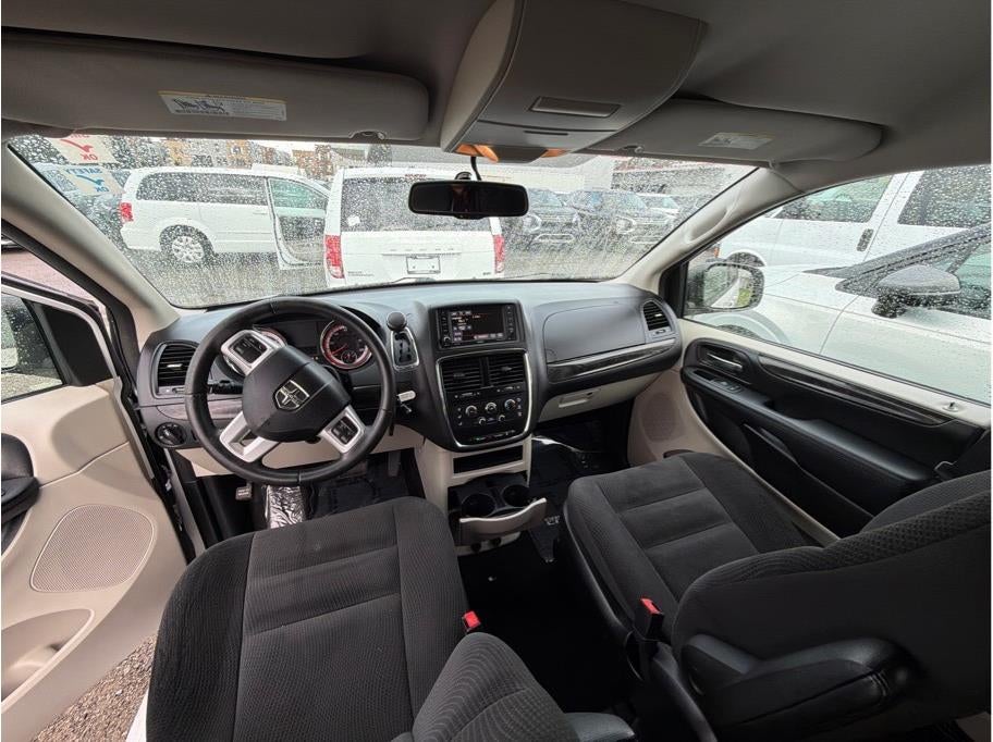 2017 Dodge Grand Caravan Passenger SE Minivan 4D