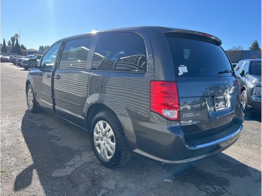 2017 Dodge Grand Caravan Passenger SE Minivan 4D