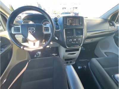 2017 Dodge Grand Caravan Passenger SE Minivan 4D