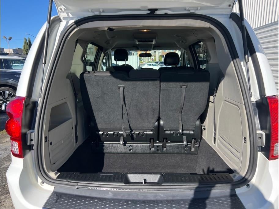 2017 Dodge Grand Caravan Passenger SE Minivan 4D