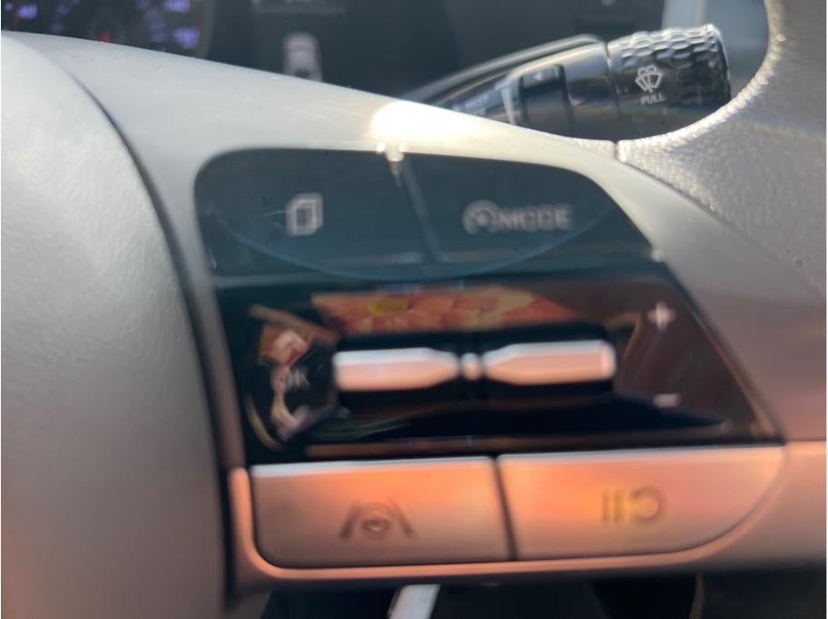 2021 Hyundai ELANTRA SE Sedan 4D