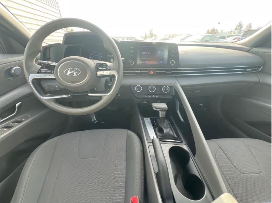 2021 Hyundai ELANTRA SE Sedan 4D