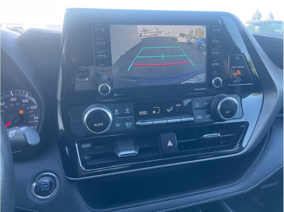 2022 Toyota Highlander L Sport Utility 4D