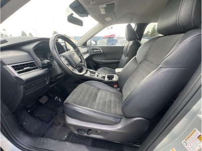2024 Mitsubishi Outlander SE Sport Utility 4D