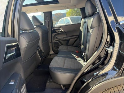 2025 Mitsubishi Outlander PHEV SE Tech Package