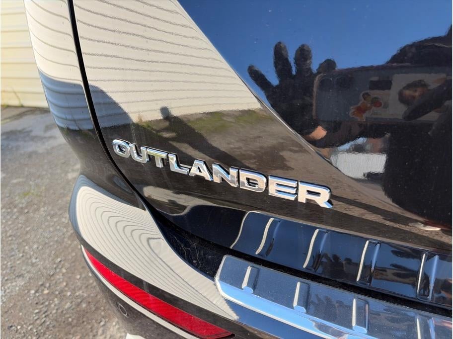 2025 Mitsubishi Outlander PHEV SE