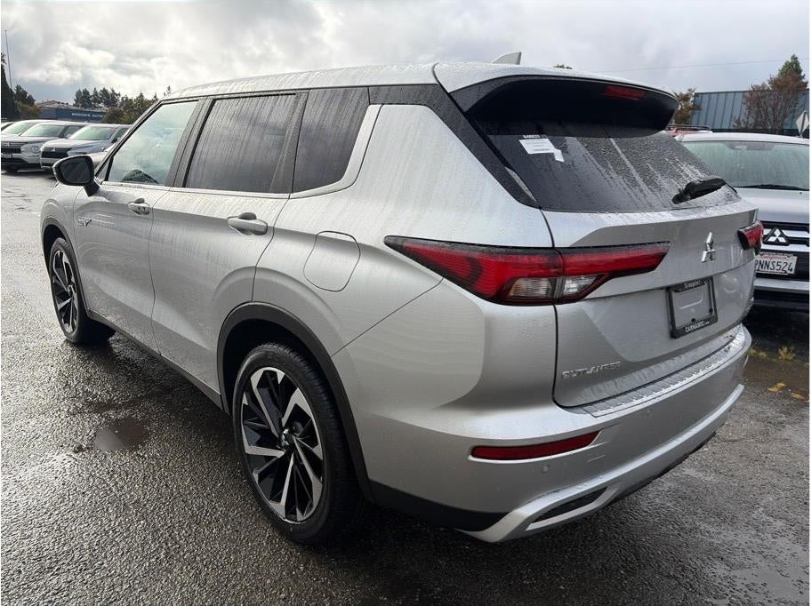 2025 Mitsubishi Outlander PHEV SE