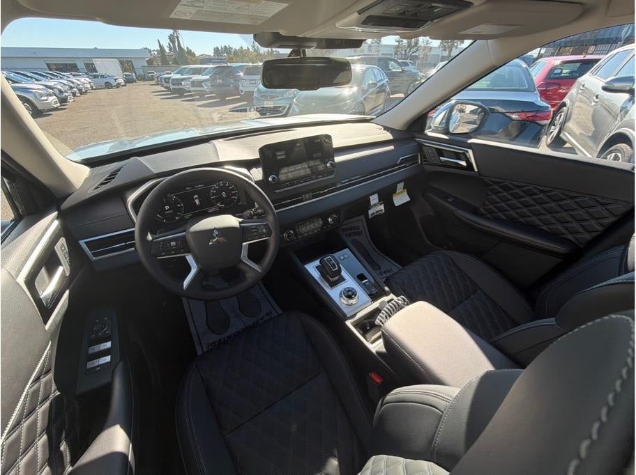 2025 Mitsubishi Outlander PHEV SEL