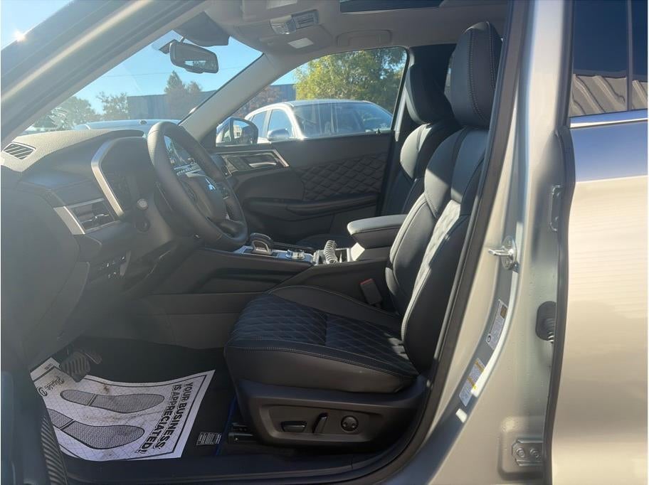 2025 Mitsubishi Outlander PHEV SEL