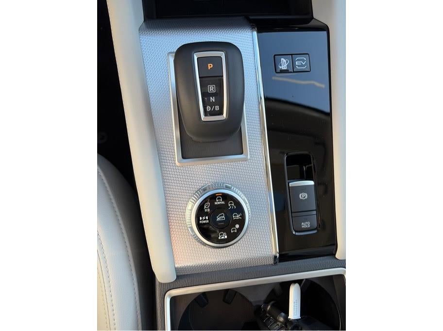 2025 Mitsubishi Outlander PHEV SEL