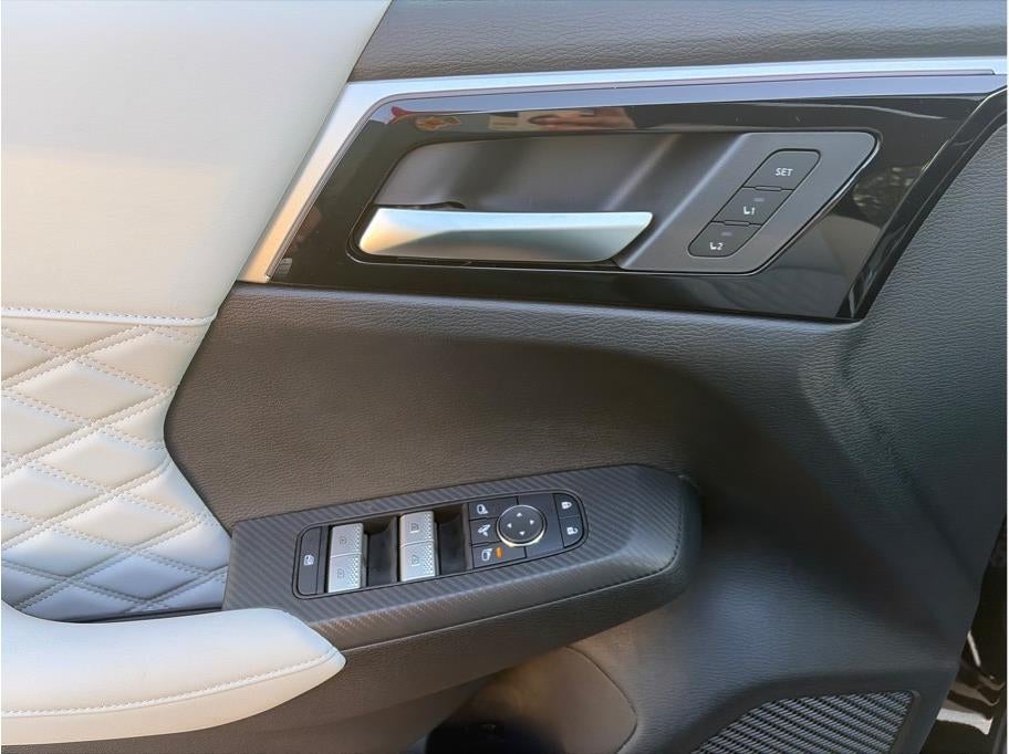 2025 Mitsubishi Outlander PHEV SEL